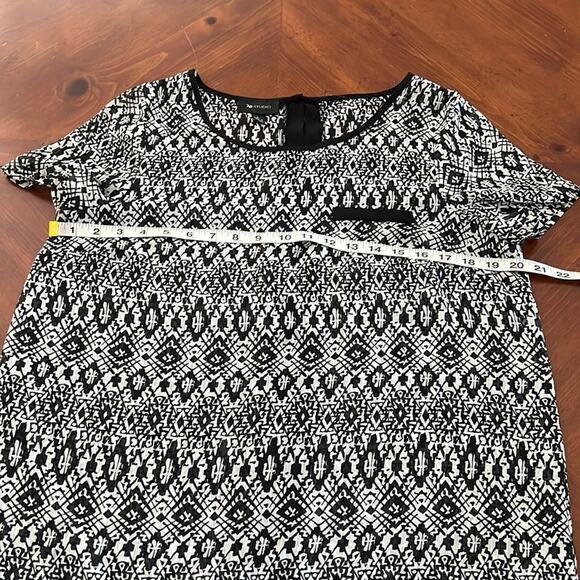 AB Studio Black and White Crinkle Chiffon Geometric Print Tunic Top Blouse - Picture 8 of 9